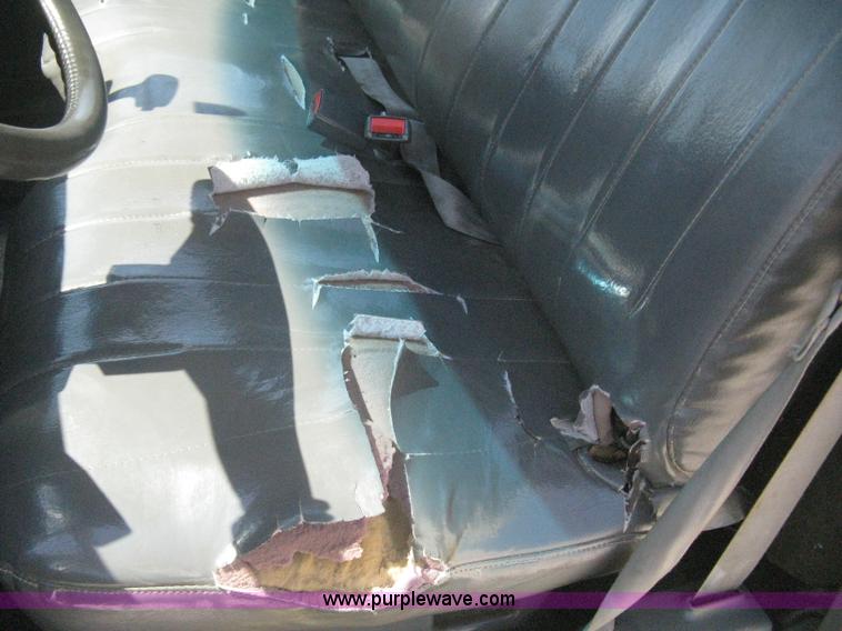 image for item A6439 1991 GMC Topkick two ton truck cab and chassis