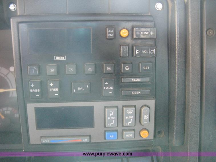 image for item A6439 1991 GMC Topkick two ton truck cab and chassis