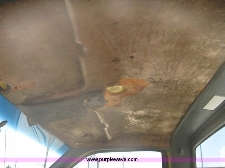 image for item A6439 1991 GMC Topkick two ton truck cab and chassis