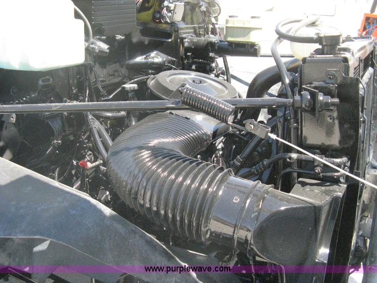 image for item A6439 1991 GMC Topkick two ton truck cab and chassis