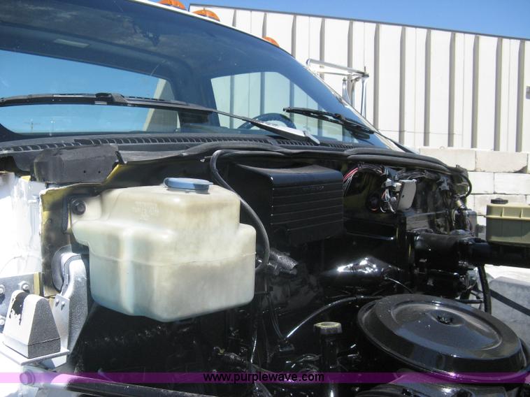 image for item A6439 1991 GMC Topkick two ton truck cab and chassis