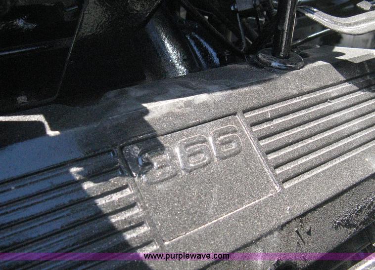 image for item A6439 1991 GMC Topkick two ton truck cab and chassis