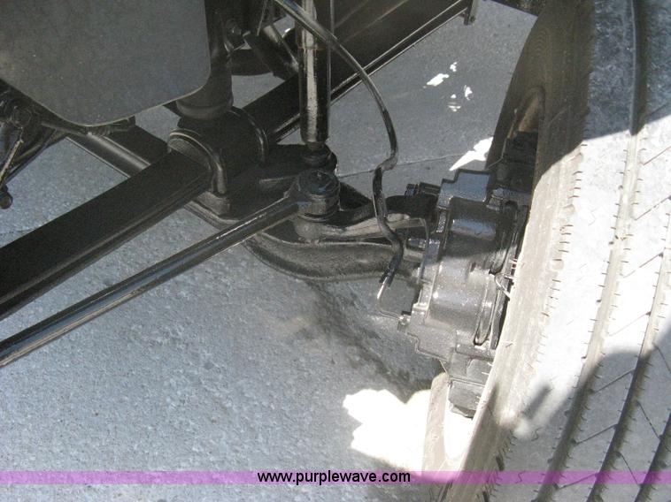 image for item A6439 1991 GMC Topkick two ton truck cab and chassis