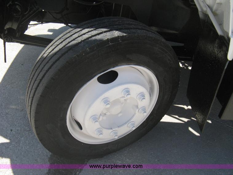 image for item A6439 1991 GMC Topkick two ton truck cab and chassis