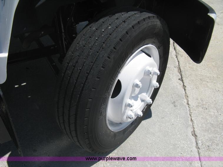 image for item A6439 1991 GMC Topkick two ton truck cab and chassis