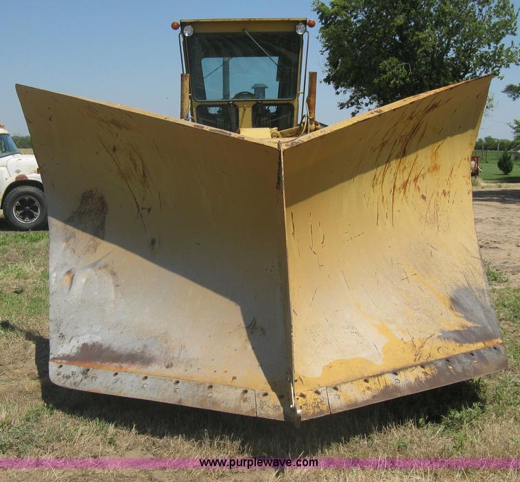 image for item A6441 1983 Caterpillar 120G motor grader