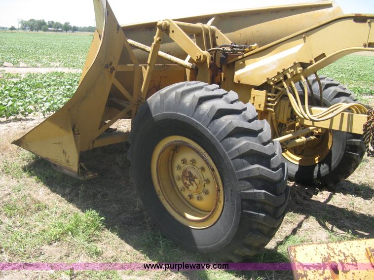 image for item A6441 1983 Caterpillar 120G motor grader