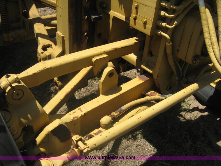 image for item A6441 1983 Caterpillar 120G motor grader