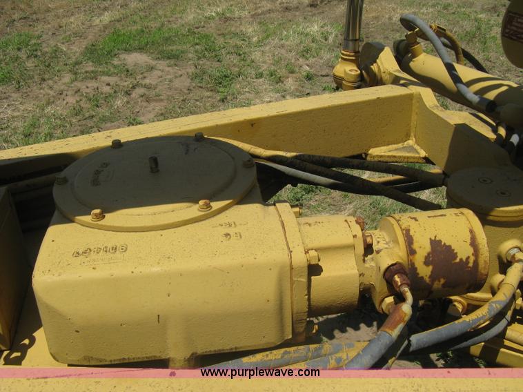image for item A6441 1983 Caterpillar 120G motor grader