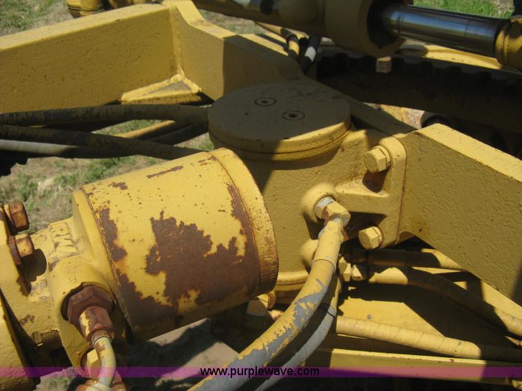 image for item A6441 1983 Caterpillar 120G motor grader