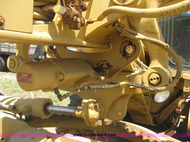 image for item A6441 1983 Caterpillar 120G motor grader