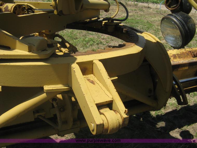 image for item A6441 1983 Caterpillar 120G motor grader