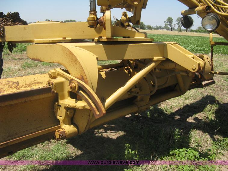 image for item A6441 1983 Caterpillar 120G motor grader