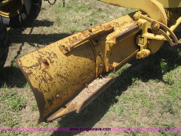 image for item A6441 1983 Caterpillar 120G motor grader