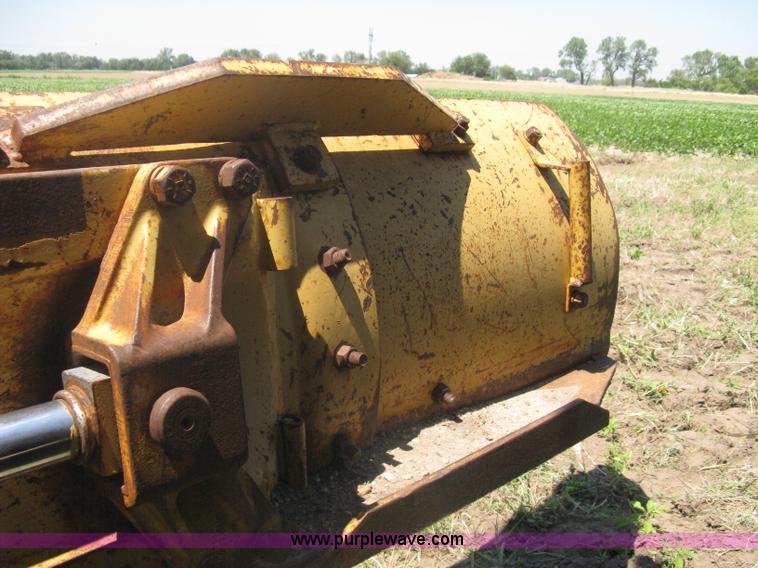 image for item A6441 1983 Caterpillar 120G motor grader