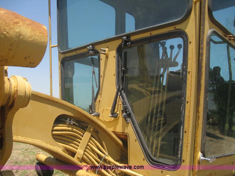 image for item A6441 1983 Caterpillar 120G motor grader