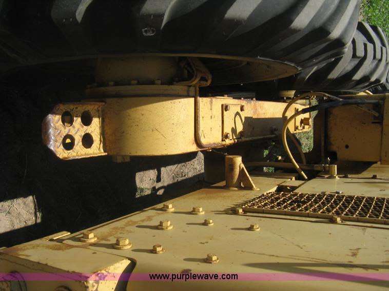 image for item A6441 1983 Caterpillar 120G motor grader