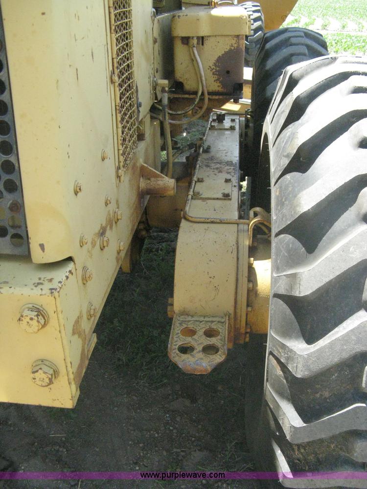 image for item A6441 1983 Caterpillar 120G motor grader