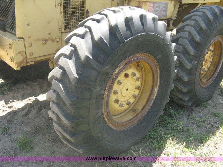 image for item A6441 1983 Caterpillar 120G motor grader