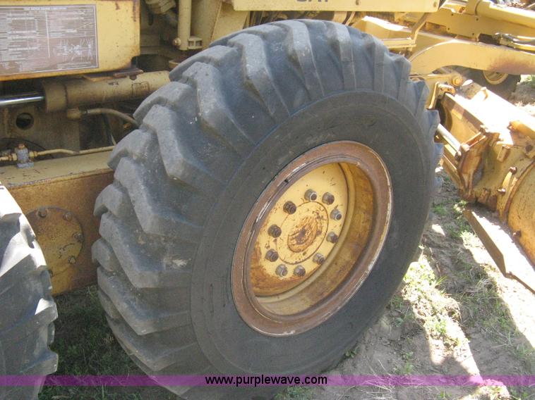 image for item A6441 1983 Caterpillar 120G motor grader