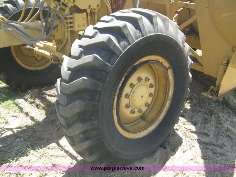 image for item A6441 1983 Caterpillar 120G motor grader