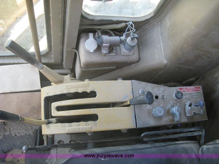 image for item A6441 1983 Caterpillar 120G motor grader