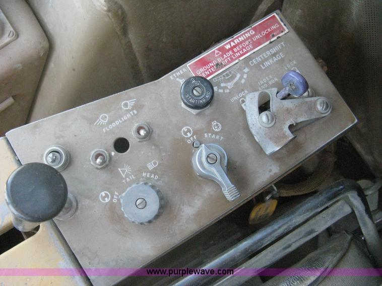 image for item A6441 1983 Caterpillar 120G motor grader