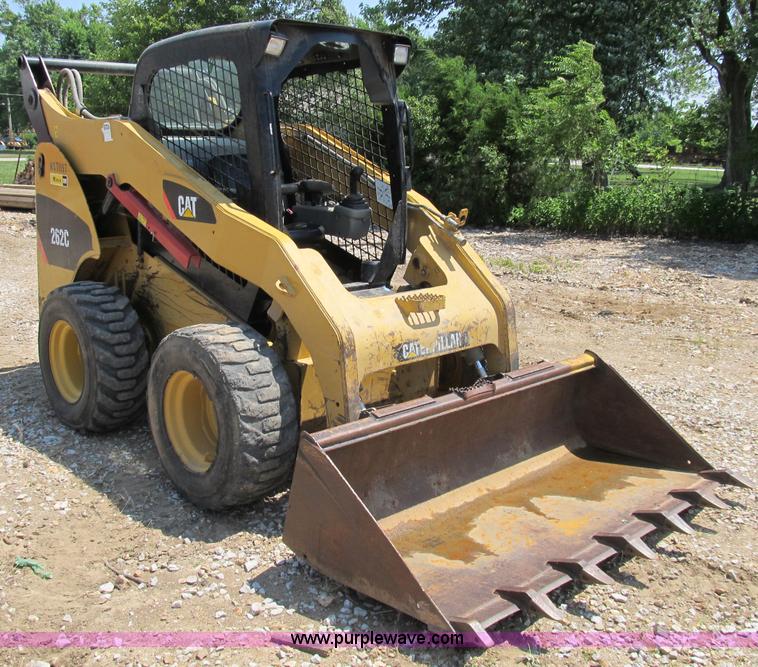 image for item B2730 2009 Caterpillar 262C skid steer