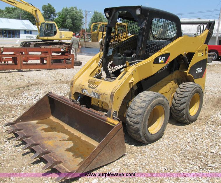 image for item B2730 2009 Caterpillar 262C skid steer
