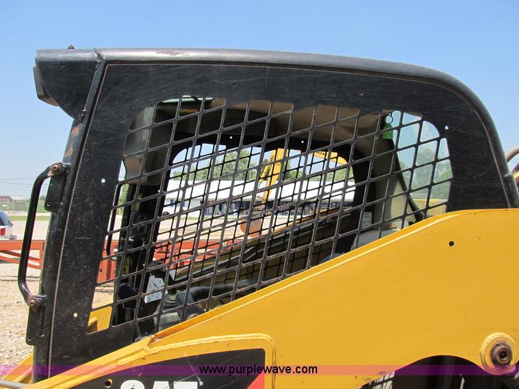 image for item B2730 2009 Caterpillar 262C skid steer