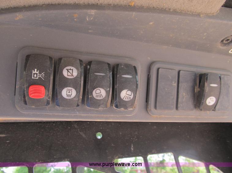 image for item B2730 2009 Caterpillar 262C skid steer