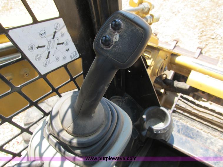 image for item B2730 2009 Caterpillar 262C skid steer