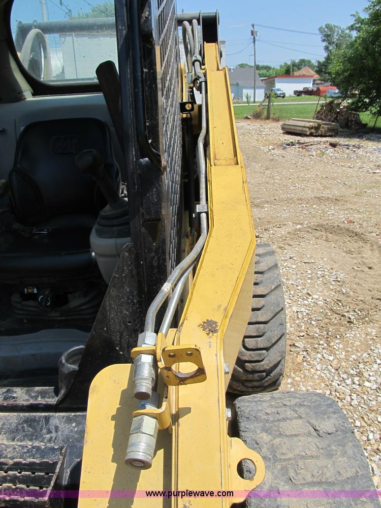 image for item B2730 2009 Caterpillar 262C skid steer