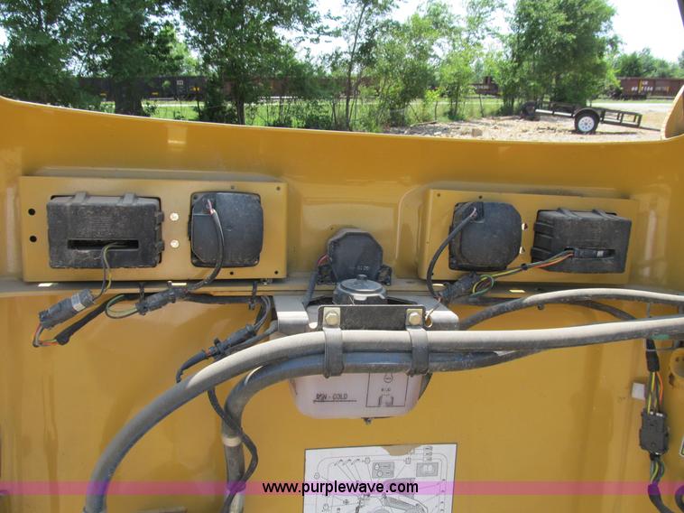 image for item B2730 2009 Caterpillar 262C skid steer