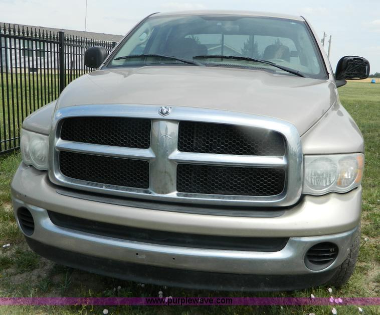 image for item B3749 2004 Dodge Ram 1500 Crew Cab pickup truck