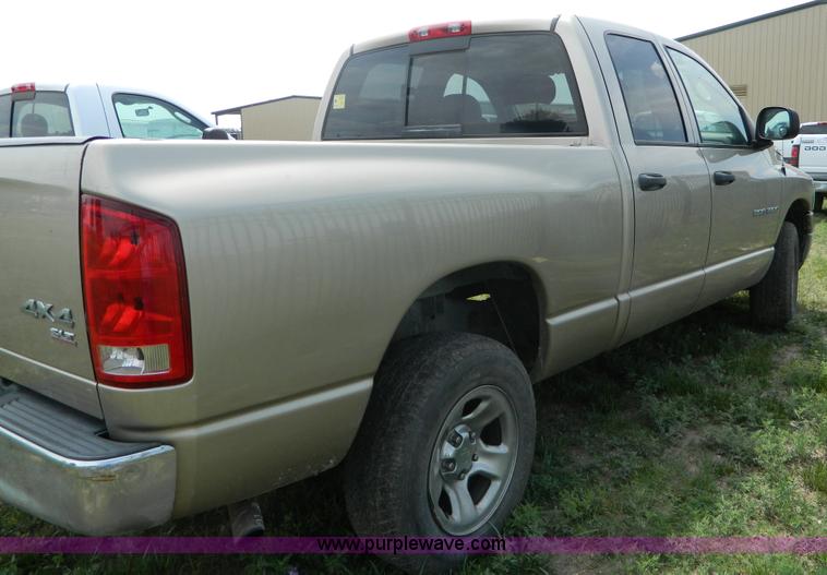 image for item B3749 2004 Dodge Ram 1500 Crew Cab pickup truck