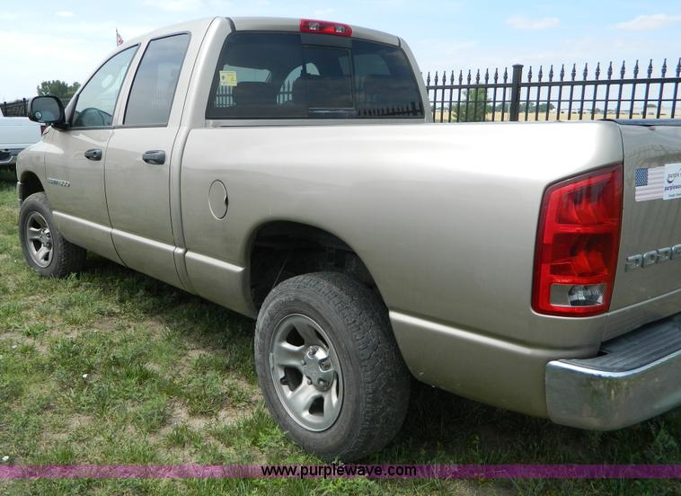 image for item B3749 2004 Dodge Ram 1500 Crew Cab pickup truck