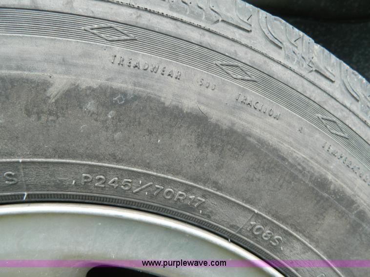 image for item B3749 2004 Dodge Ram 1500 Crew Cab pickup truck