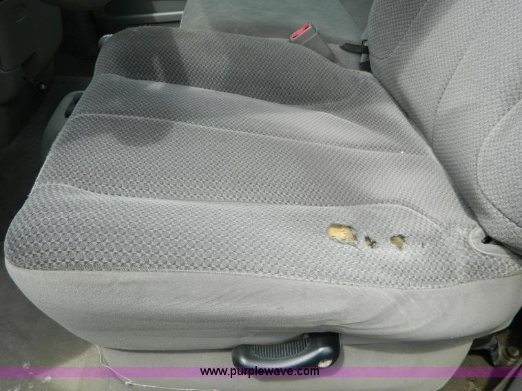 image for item B3749 2004 Dodge Ram 1500 Crew Cab pickup truck