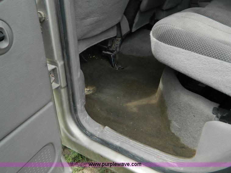 image for item B3749 2004 Dodge Ram 1500 Crew Cab pickup truck