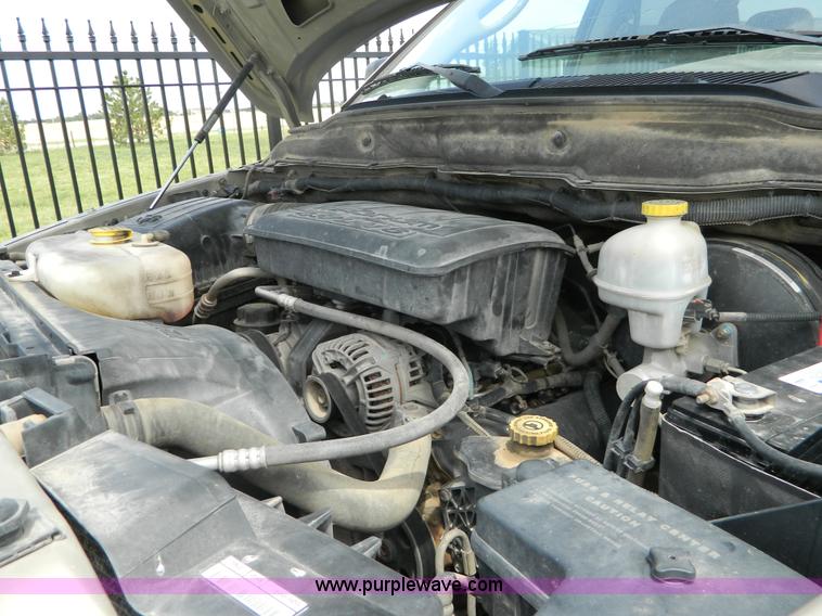 image for item B3749 2004 Dodge Ram 1500 Crew Cab pickup truck