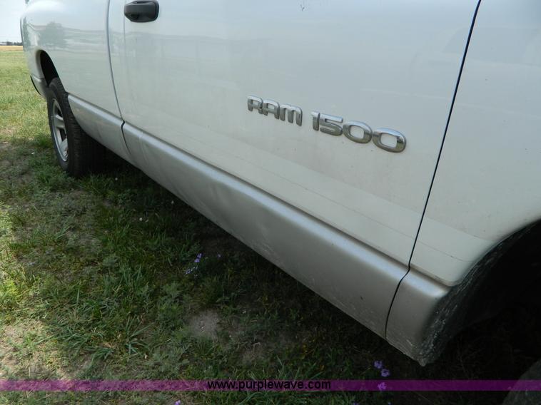 image for item B3750 2004 Dodge Ram 1500 pickup truck
