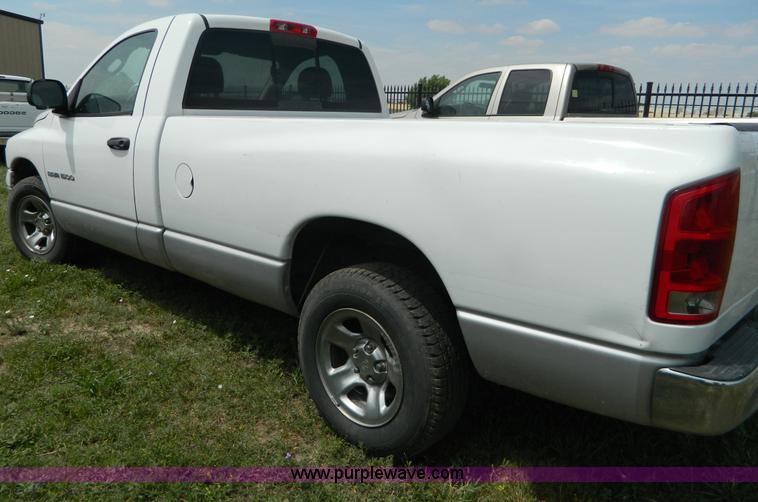image for item B3750 2004 Dodge Ram 1500 pickup truck