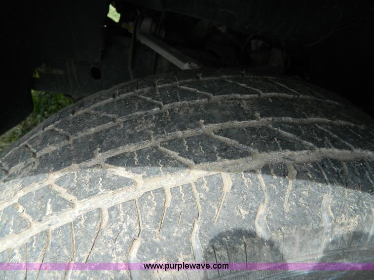 image for item B3750 2004 Dodge Ram 1500 pickup truck