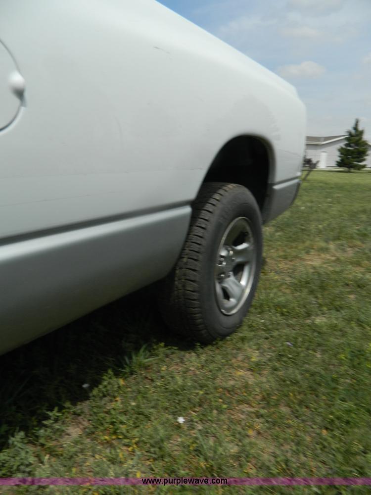 image for item B3750 2004 Dodge Ram 1500 pickup truck