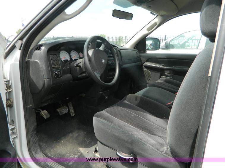 image for item B3750 2004 Dodge Ram 1500 pickup truck