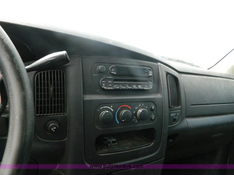 image for item B3750 2004 Dodge Ram 1500 pickup truck