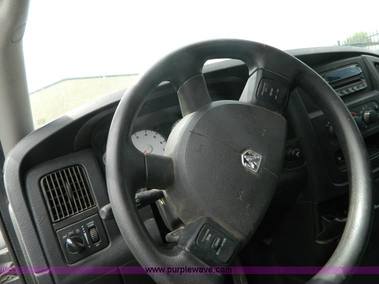 image for item B3750 2004 Dodge Ram 1500 pickup truck