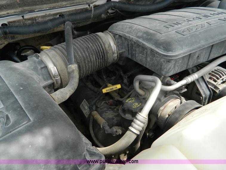 image for item B3750 2004 Dodge Ram 1500 pickup truck