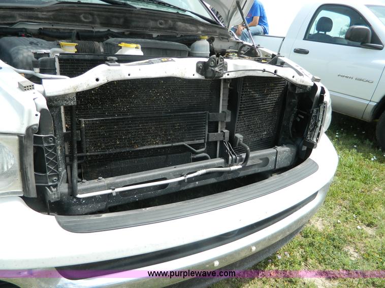 image for item B3750 2004 Dodge Ram 1500 pickup truck